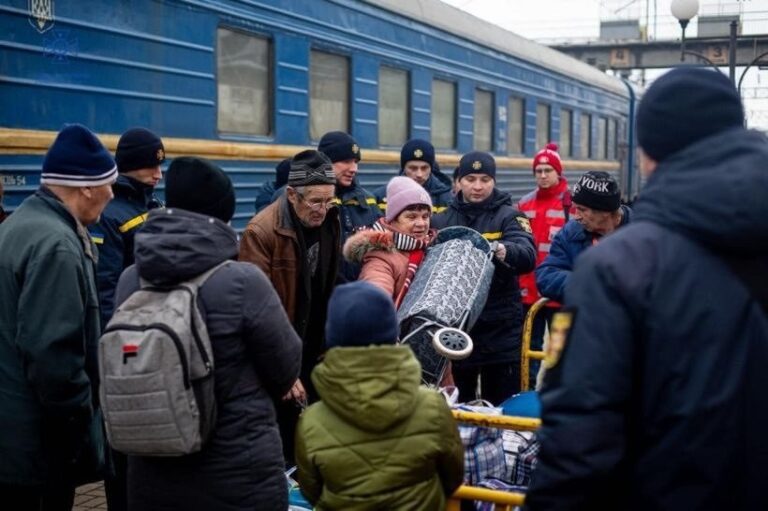 Новини України - На Донеччині посилять примусову евакуацію родин з дітьми