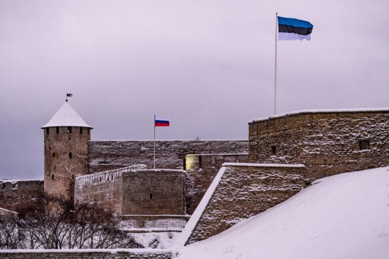 Новини світу - Естонія замінує кордон з Росією
