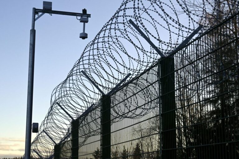 Новини світу - Фінляндія залишає закритим кордон із Росією