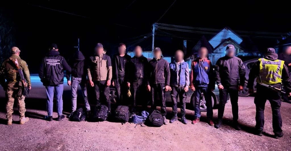 Новини України - На Закарпатті спіймали організаторів схеми для ухилянтів