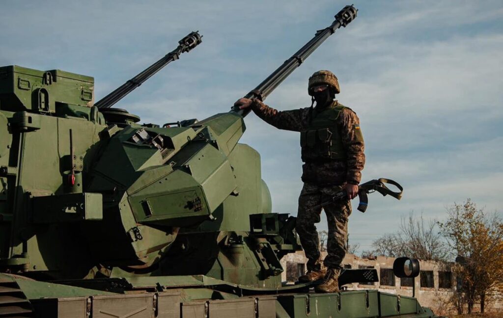 Новини України - ППО відбила атаку майже 100 російських дронів