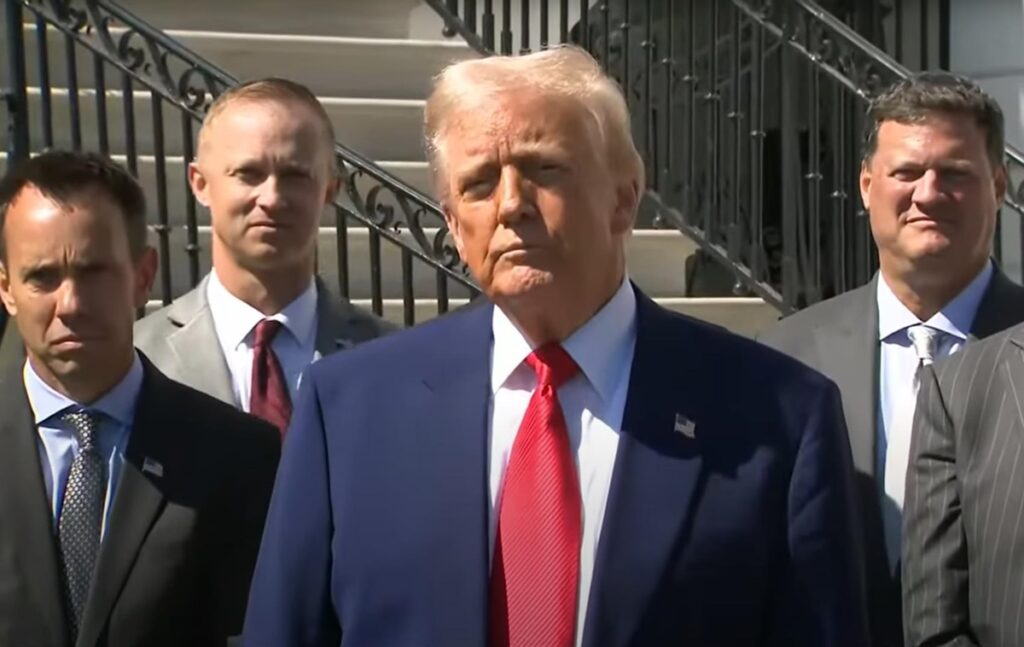 Новини світу - Трамп пояснив, чому відклав запровадження тарифів