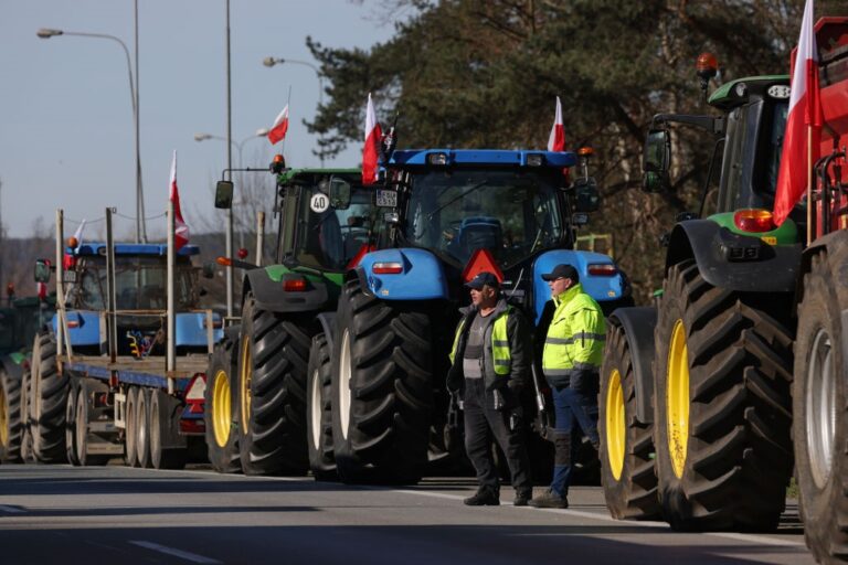 Новини світу - Польські перевізники готують протест на кордоні з Україною