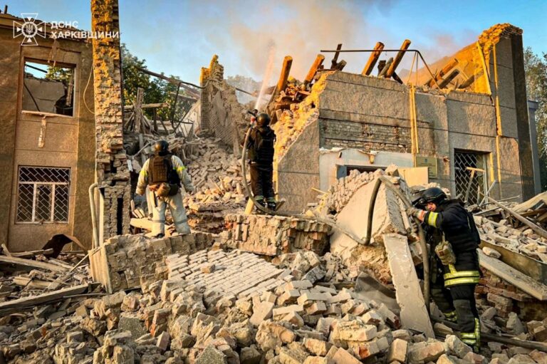 Новини України - РФ вдарила дронами по адмінбудівлі на Куп'янщині