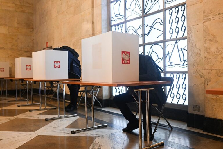 Новини світу - У Польщі перерахують голоси після виборів президента
