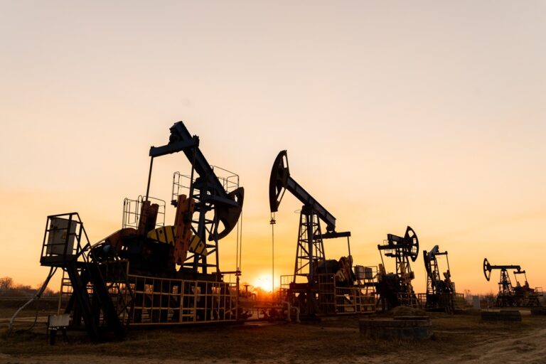 Новини бізнесу - Експорт нафти з Росії у 2025 році значно впав - ЗМІ