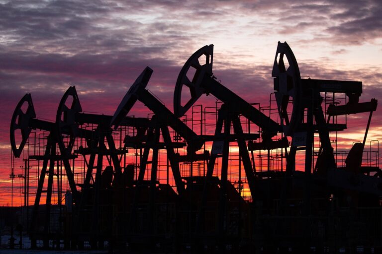 Новини бізнесу - Нафтовий експорт РФ досяг п’ятирічного мінімуму - МЕА