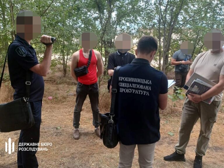 Новини України - Посадовець ТЦК за $1 тис. знімав з розшуку ухилянтів