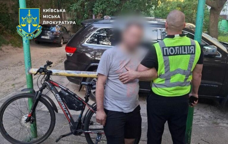 Новини Києва - У Києві обстріляли автомобіль волонтерки