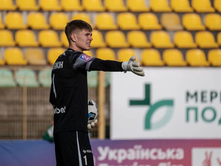 Новини спорту - Український голкіпер офіційно став гравцем Вільярреала