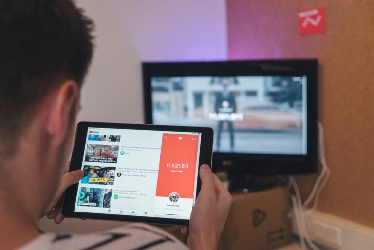 Технології - YouTube вводить жорсткіші правила монетизації