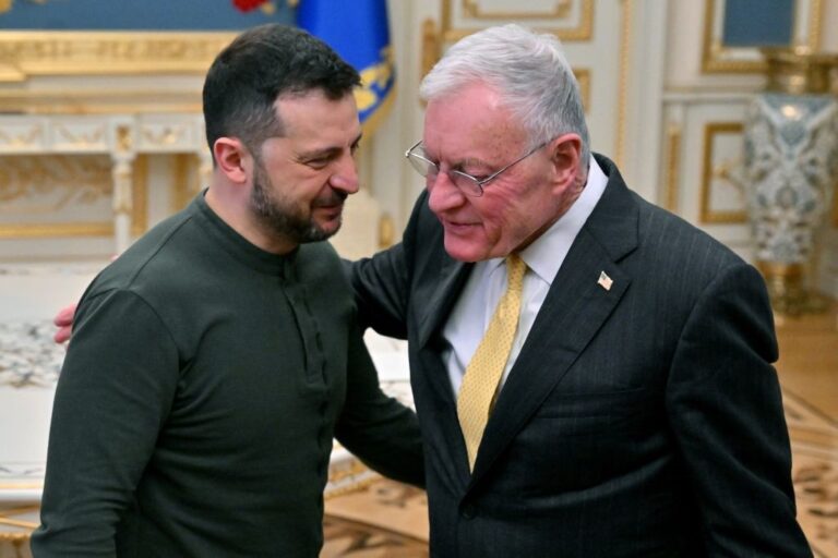 Новини світу - Зеленський зустрівся з Келлогом у Римі