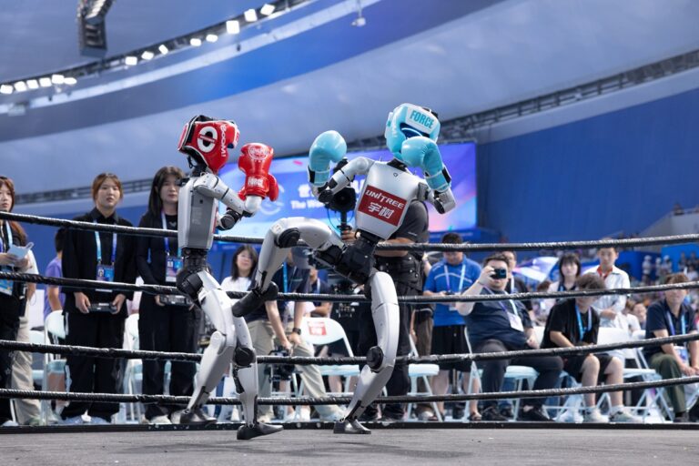 Новини світу - У Пекіні стартували перші Олімпійські ігри для людиноподібних роботів
