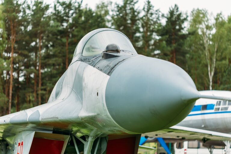 Новини світу - В Угорщині скрутили деталі з МіГ-29 на військовому аеродромі