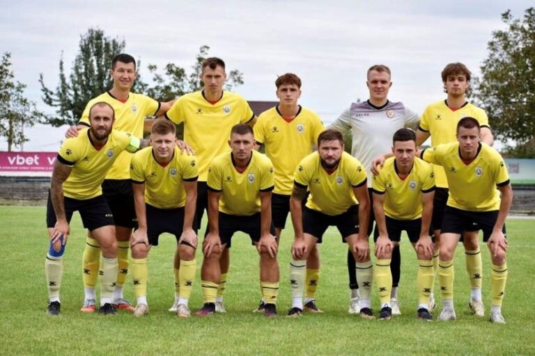 Новини спорту - Футболістам-аматорам перенесли матч через весілля гравця