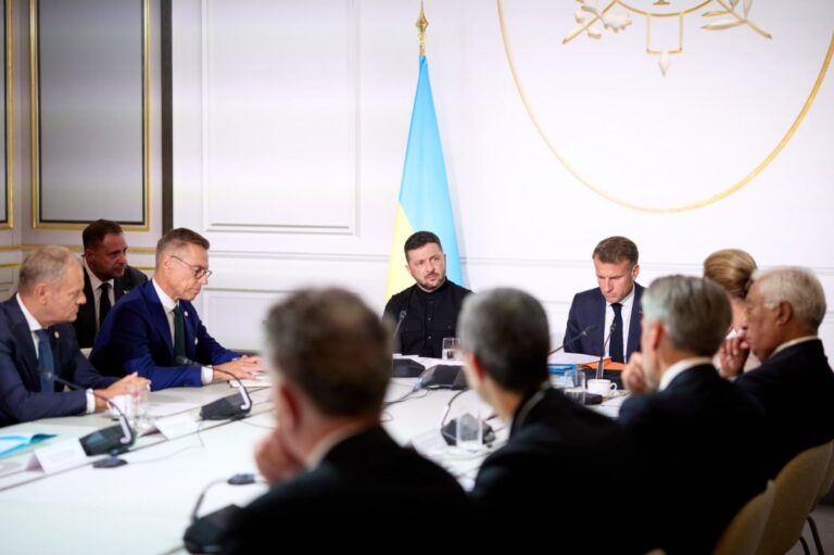 Новини світу - Трамп критикує Європу за купівлю нафти РФ - Зеленський