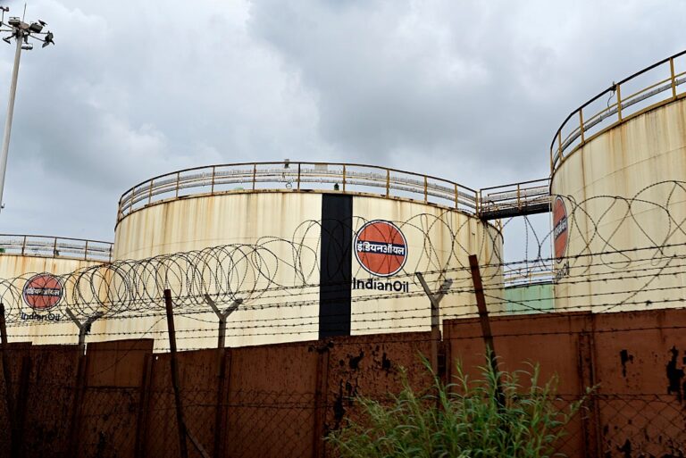 Новини бізнесу - Індія готується замінити російську нафту імпортом зі США - ЗМІ