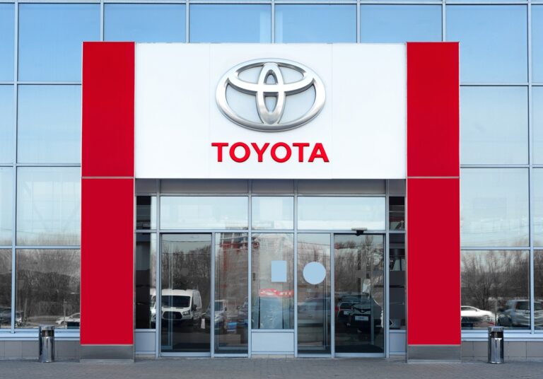 Новини бізнесу - Toyota спростувала заяву Трампа про $10 млрд інвестицій у США