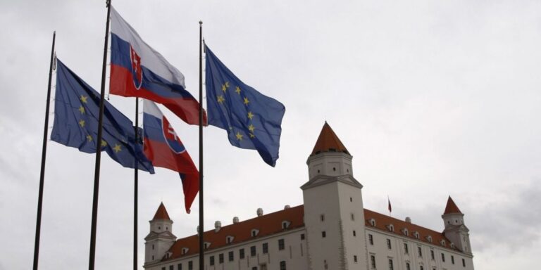 Новини світу - У ЄС хочуть позбавити Словаччину права голосу через конституційні зміни