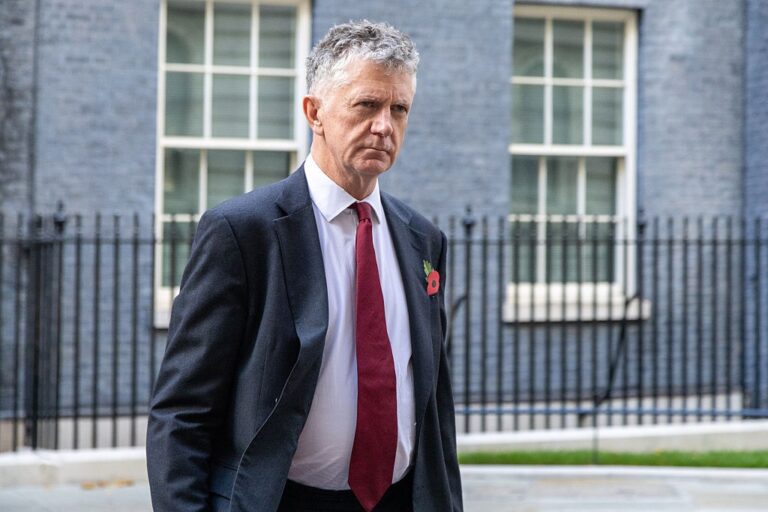 Новини світу - FT: Лондон намагався налагодити неформальний канал зв&rsquo;язку з Москвою