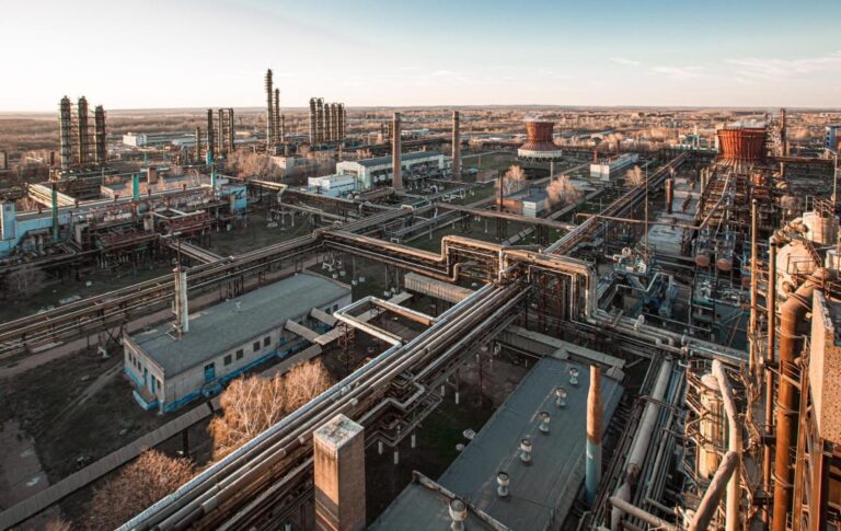 Новини України - ГУР уразило нафтохімічний завод в Росії