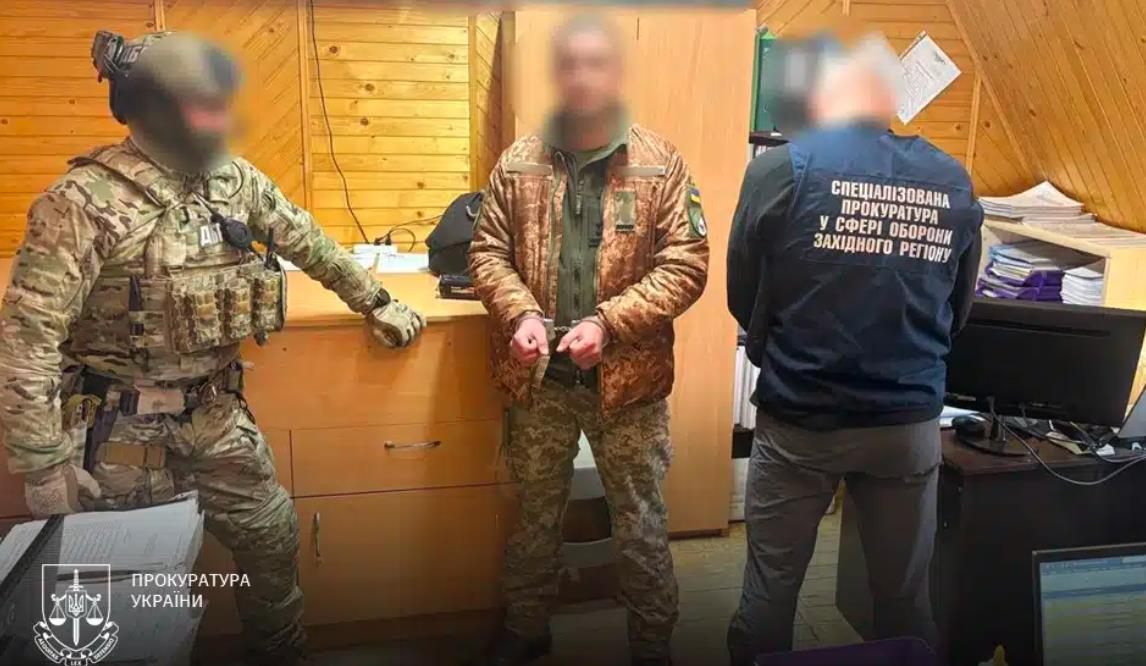 Новини України - На Прикарпатті посадовець ТЦК побив чоловіка до втрати органу