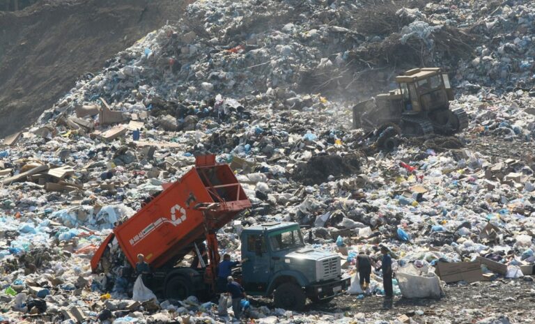 Новини світу - Росія перетворюється на сміттєзвалище - зовнішня розвідка