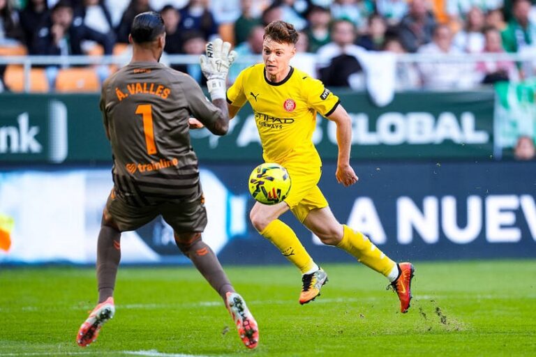 Новини спорту - Ванат забив за Жирону, однак каталонці програли Бетісу