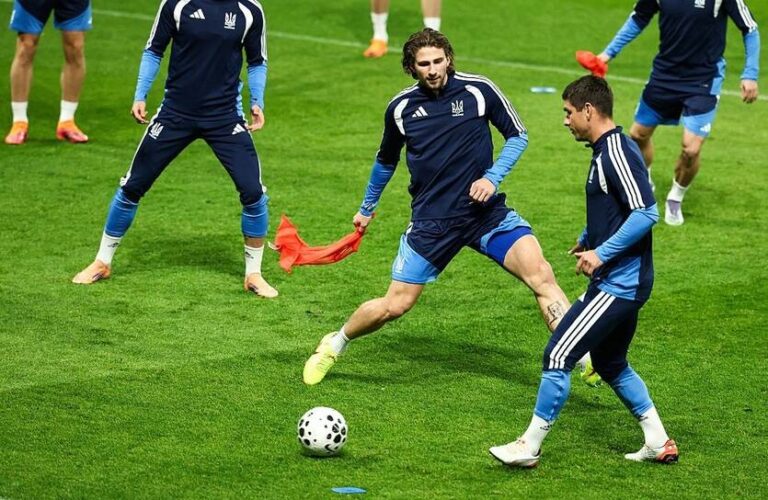 Новини спорту - Збірні України та Франції обрали форму на матч