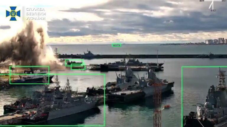 СБУ вразила підводний човен рф у Новоросійську