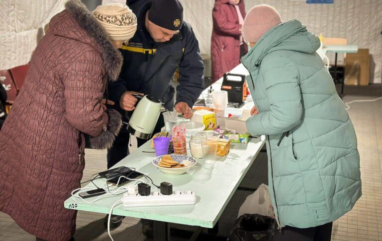 Новини України - ДСНС показала, як Одеса тиждень живе без світла