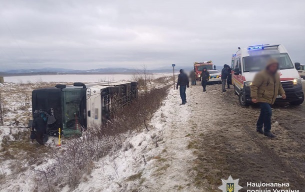 Новини України - ДТП на Прикарпатті: кількість постраждалих зросла до 16 людей