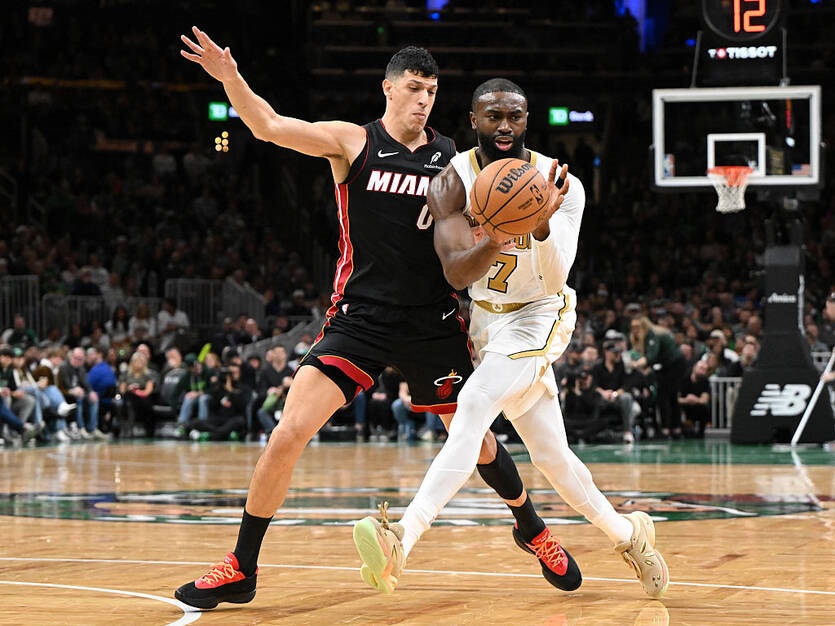 Новини спорту - НБА: Бостон впевнено переміг Майамі