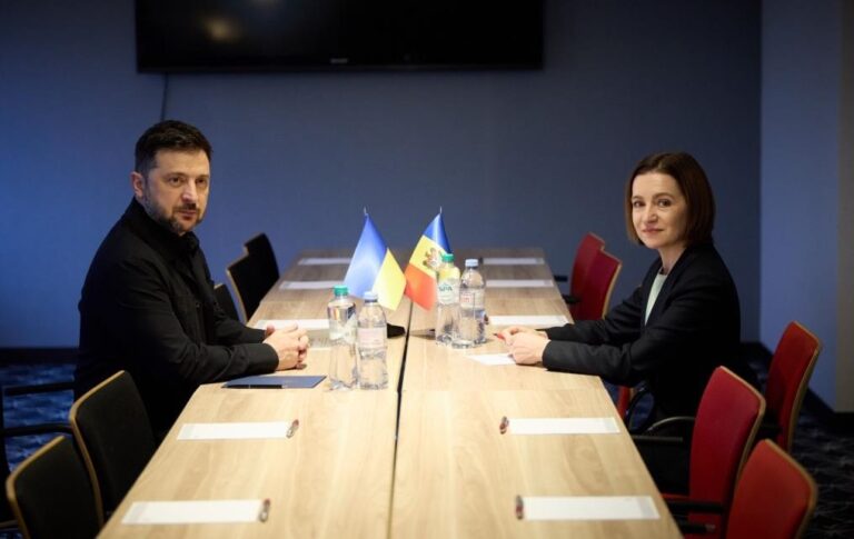 Новини України - Зеленський і Санду провели переговори у Гаазі