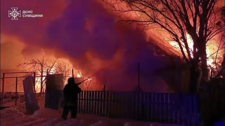 Фото для новини:Сумщина: рятувальники  ліквідували пожежі, спричинені російськими ударами