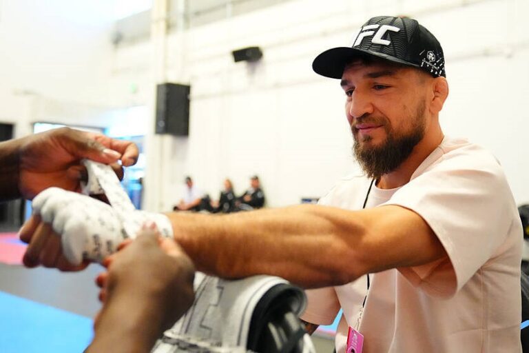 Фото для новини:Амосов поділився деталями підготовки разом з Усиком