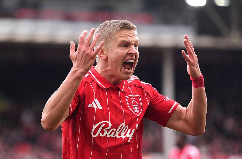 Фото для новини:Аякс розглядає альтернативи через затягування трансферу Зінченка