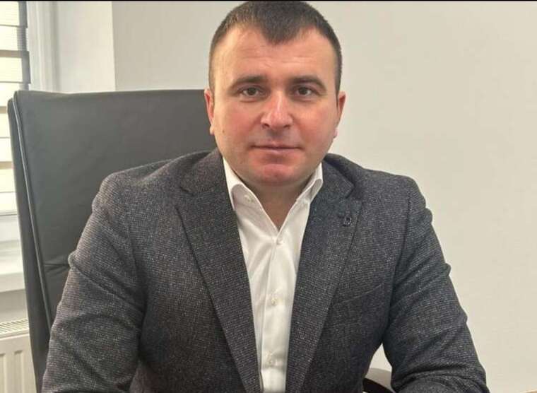 Фото для новини:Бідний чиновник, багата дружина як заступник голови сервісного центру МВС Роман Ісак приховав мільйонні активи