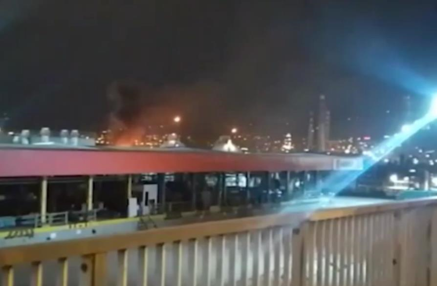 Фото для новини:Біля Стамбула стався вибух на НПЗ