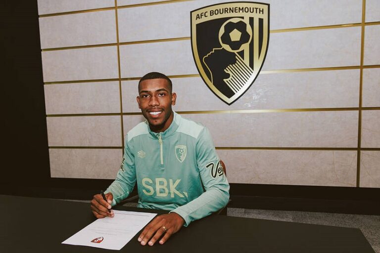 Фото для новини:Борнмут оголосив про заміну Семеньо