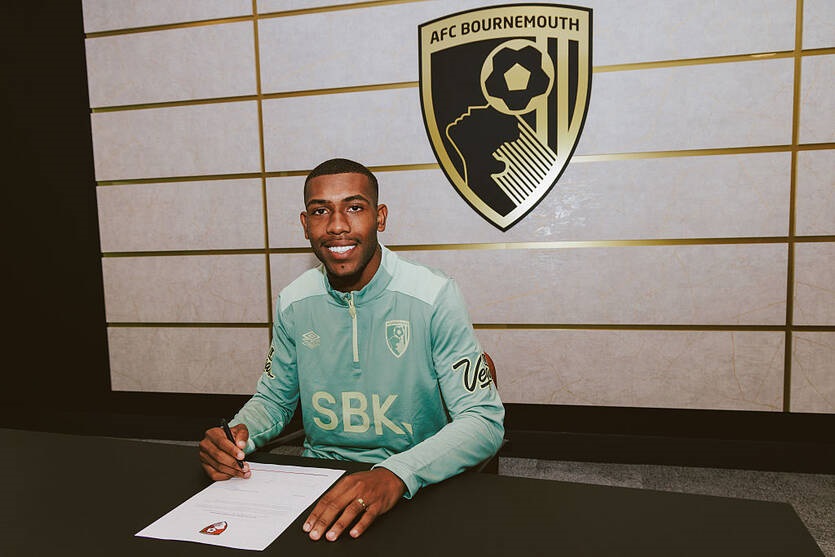 Фото для новини:Борнмут оголосив про заміну Семеньо