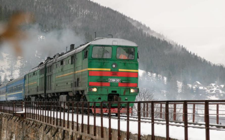 Фото для новини:Через аномальну погоду затримуються потяги: перелік