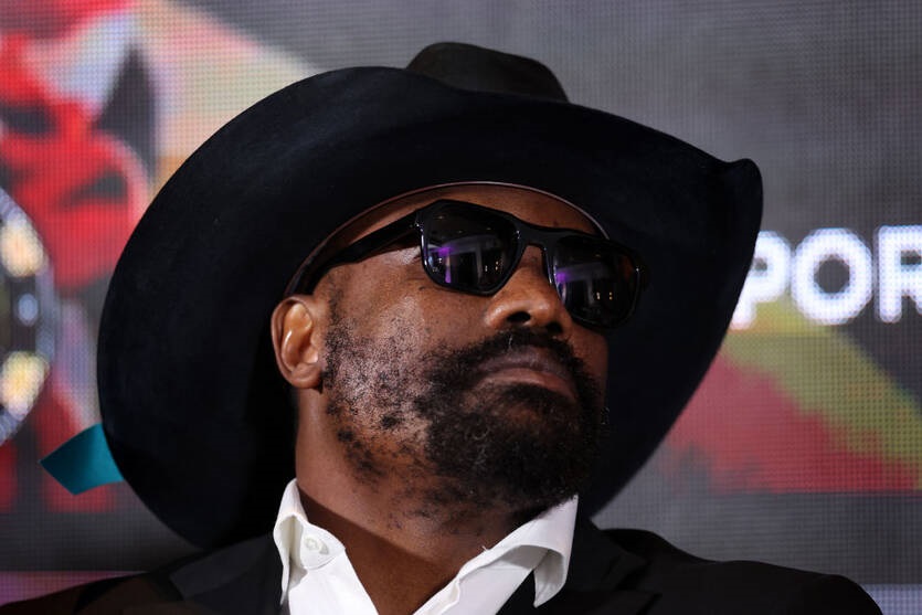 Фото для новини:Чісора підписується на бій із Вайлдером