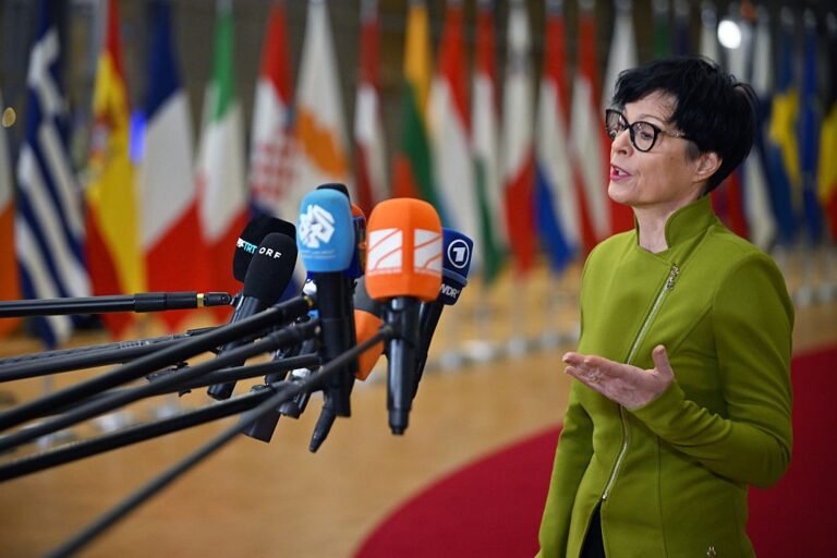 Фото для новини:Делегація Єврокомісії відвідає Київ до четвертої річниці великої війни