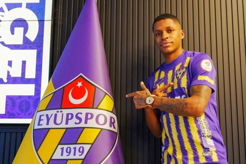 Фото для новини:Динамо Київ планує обходитися без Анхеля Торреса, віддавши його в оренду