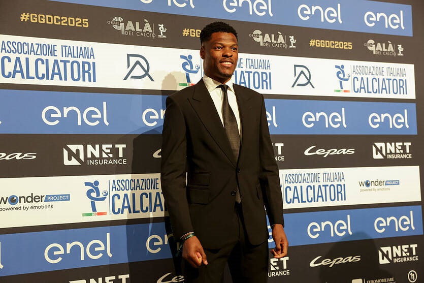 Фото для новини:Дюмфріс об'єднує європейські клуби в зацікавленості в ньому