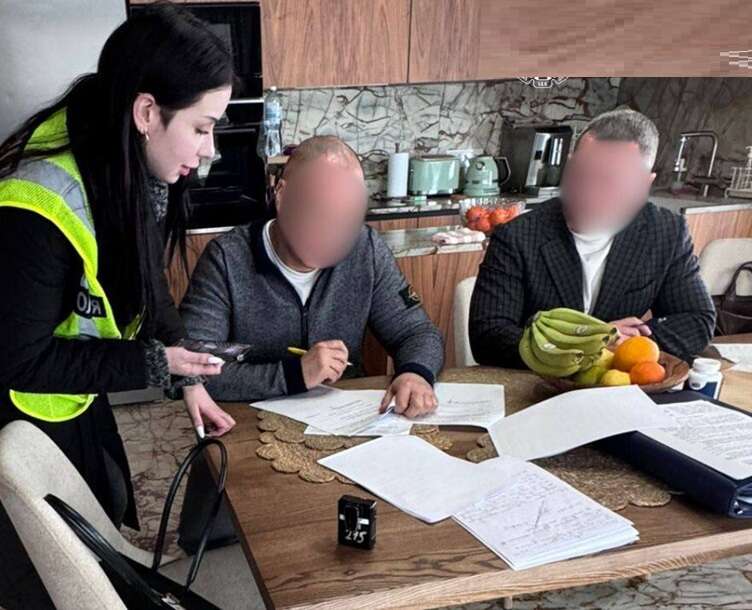 Фото для новини:Екснардепу оголосили підозру за самозахоплення берега Дніпра та незаконне будівництво