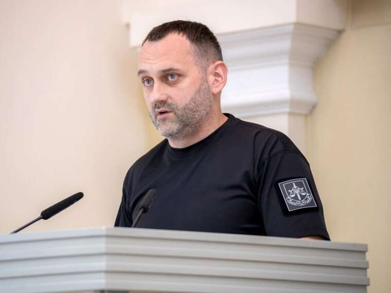 Фото для новини:Елітні авто та нерухомість як керівник оборонної прокуратури Сходу Синельников покриває статки свого підлеглого Вербицького