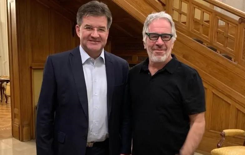 Фото для новини:"Гарні дівчата в Києві": ЗМІ дізналися деталі скандалу з радником Фіцо