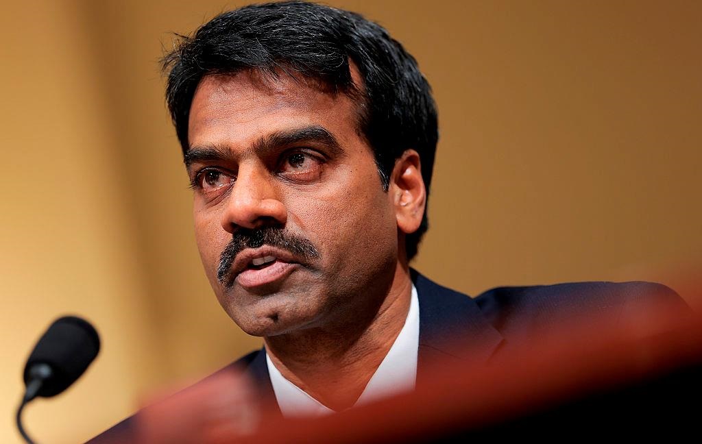 Фото для новини:Глава Агентства кібербезпеки США "злив" документи в ChatGPT - ЗМІ